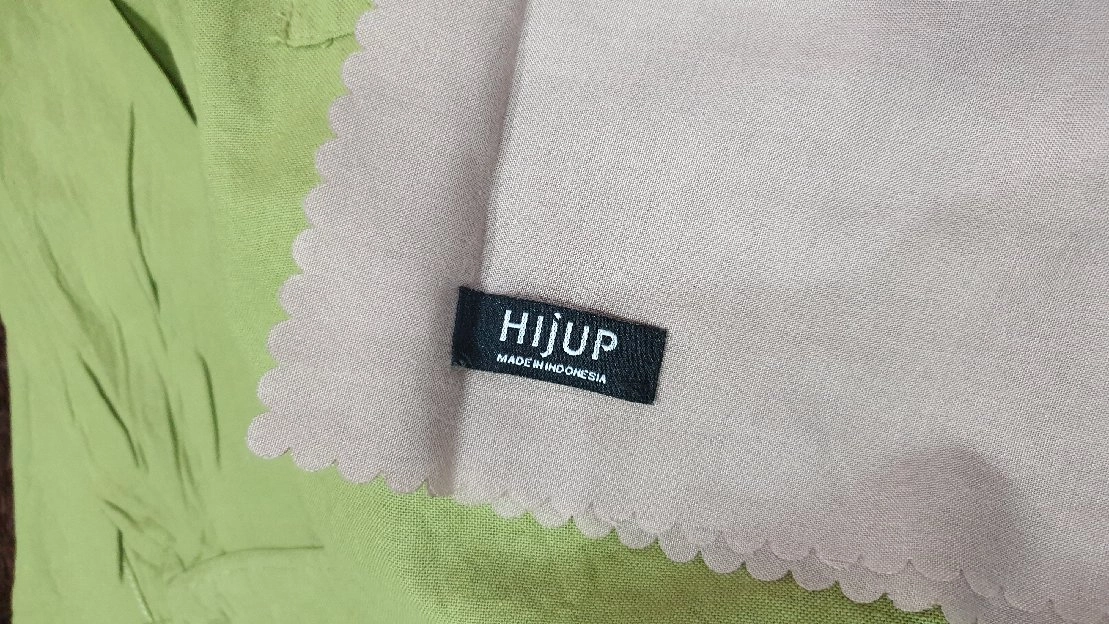 Hijab Hijup warna Mocca - Hijab Voal Segiempat