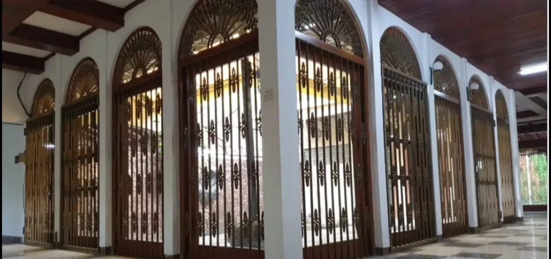 Di jual rumah megah jemur sari selatan surabaya 