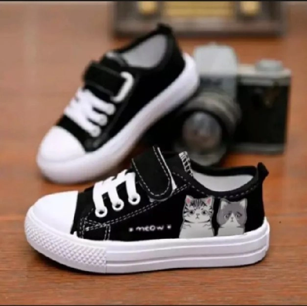 Sepatu Sneaker Anak Perempuan motif Tali Prepet Canvas Meow Hitam Abu 