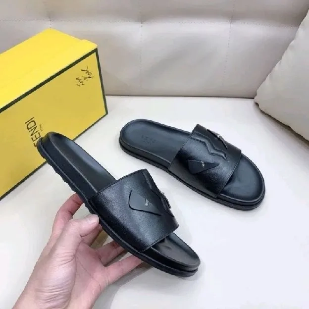 Sandal selop slide slippers pria fendi