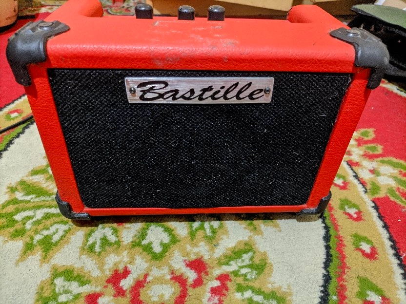 Amplifier Gitar