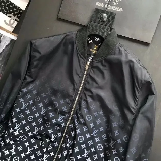 Jaket zipper pria louis vuitton lv