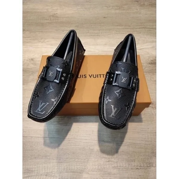 Sepatu loafers pria black monogram louis vuitton lv