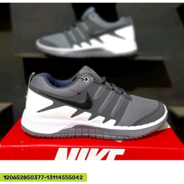 Sepatu sneaker Nike pegasus 