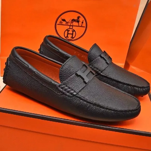 Sepatu loafers slip on pria hermes