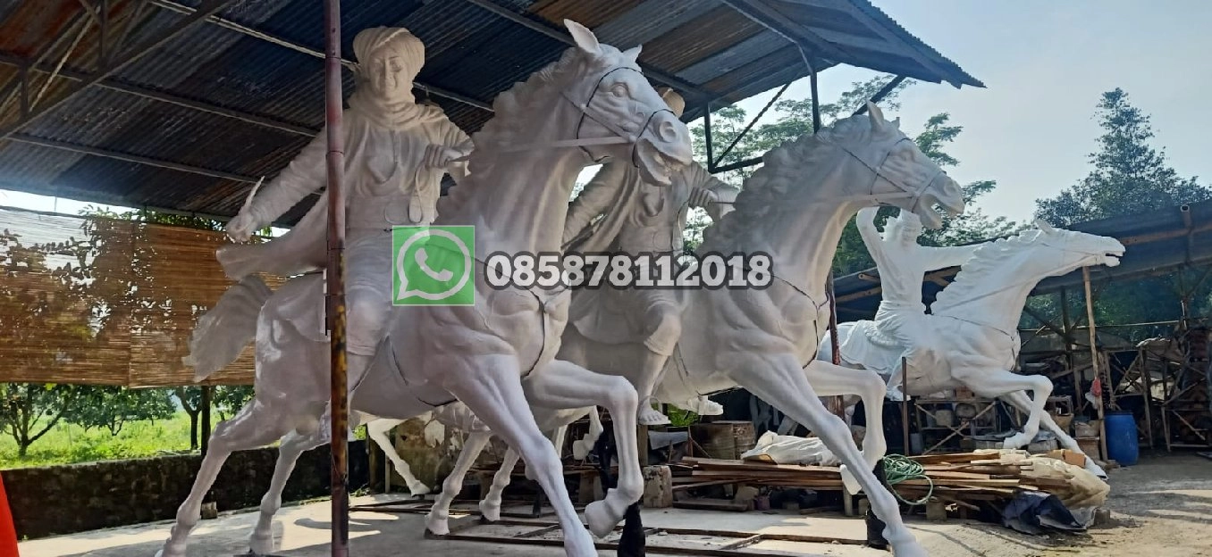 Patung Kuda Fiberglass