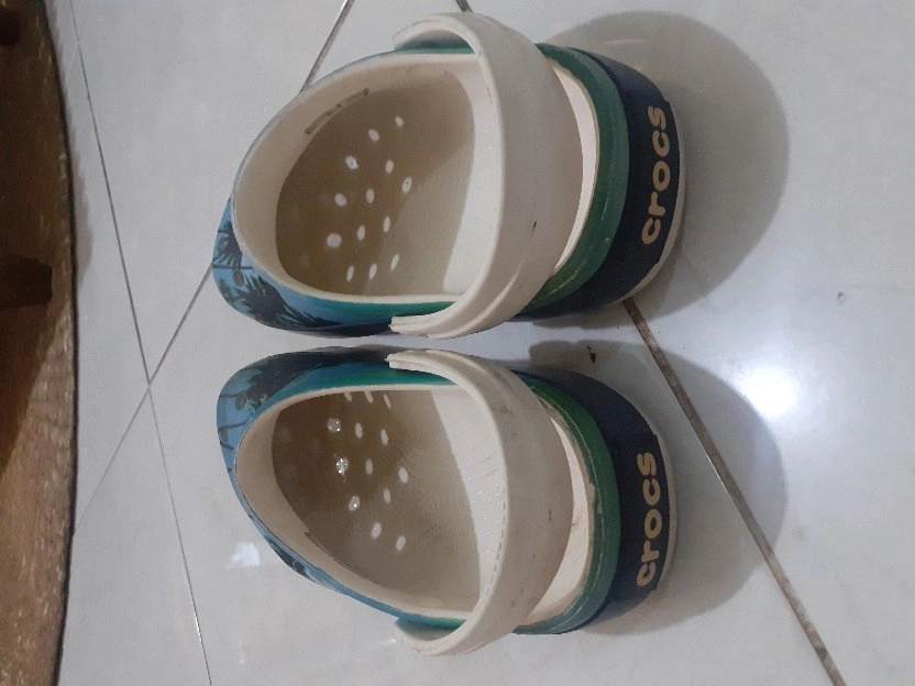 crocs size J1