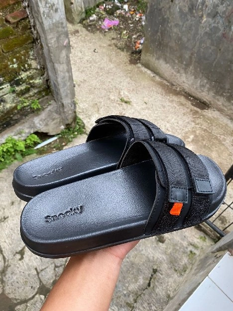 Sandal Slide Sneaky