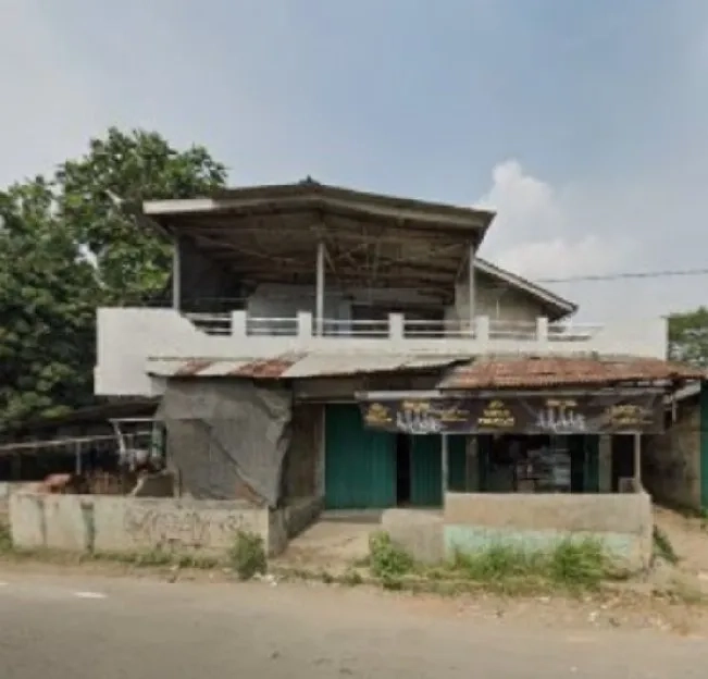 Dijual tanpa perantara Rumah + Tananh, strategis pinggir jalan raya Serang - JKT. LUAS 800M