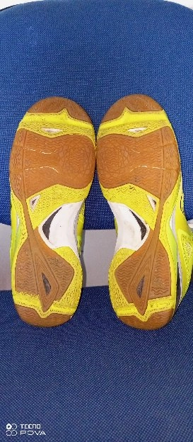 sepatu Tenis/badminton Artengo