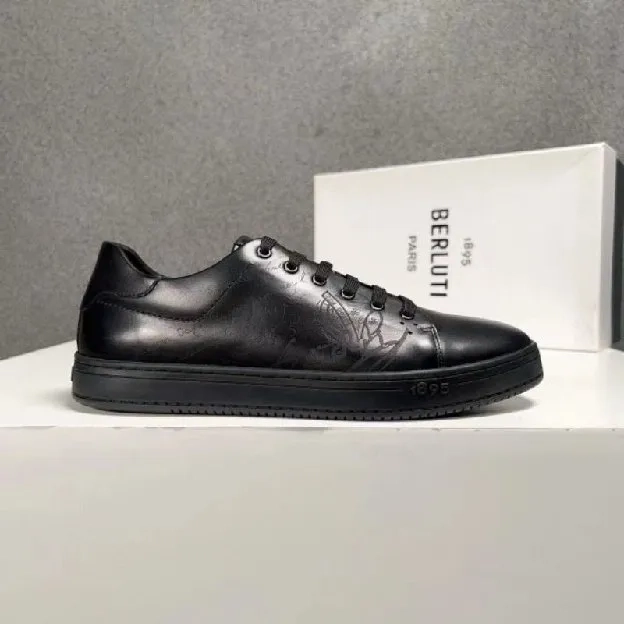 Sepatu sneakers pria berluti