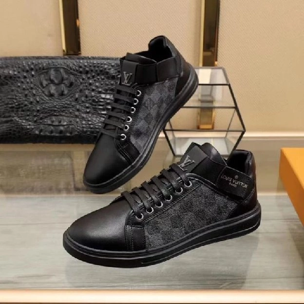 Sepatu sneakers pria louis vuitton lv boots