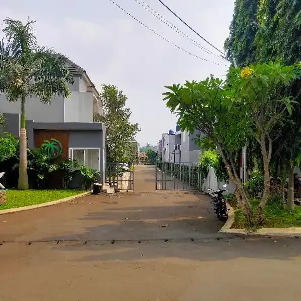 Rumah murah 2 lantai siap huni