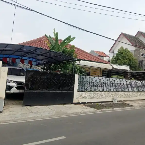 Rumah Lama Bagus di Area Pejaten Barat Kota Jakarta Selatan