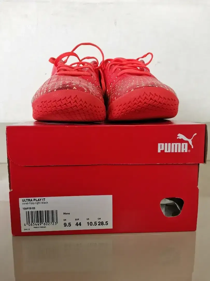 Puma Merah ukuran 44