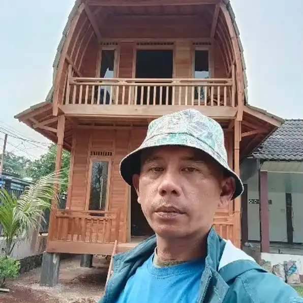 Wahyu Rumah Kayu