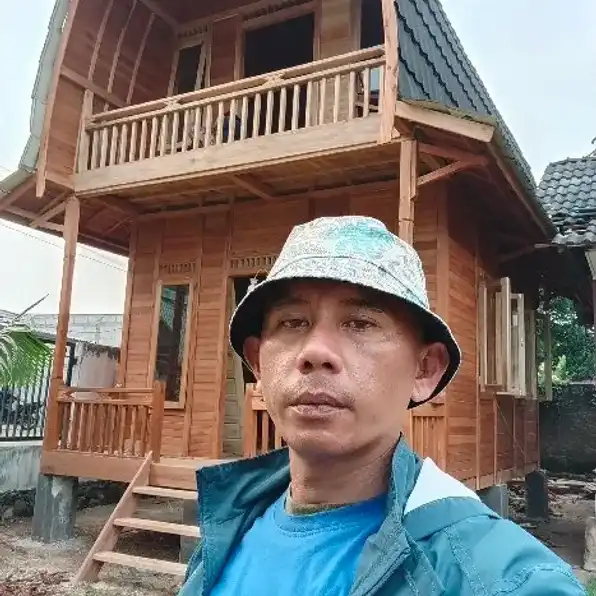 Wahyu Rumah Kayu