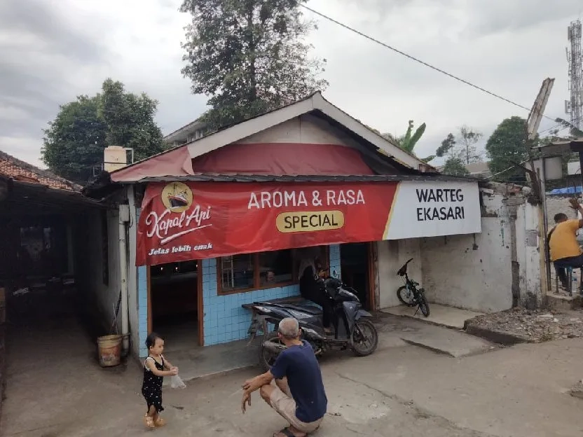 Dijual Tanah beserta bangunannya,( 3 ruko dan rumah) (surat tanah AJB)