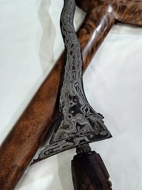 Keris sepuh carubuk pamor pedaringan kebak 