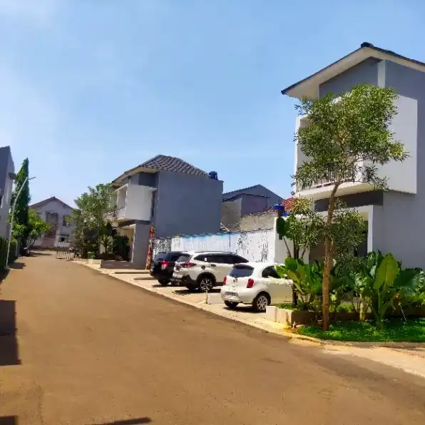 Hunian 2 lantai dan lokasi di pusat kota pamulang