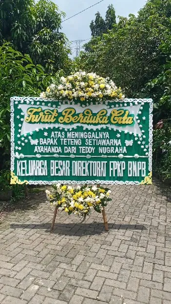Toko Karangan Bunga Cibinong 0858-4699-9845 Claricia Florist