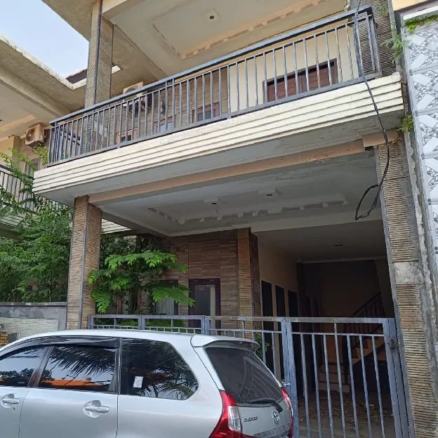 Dijual 2 rumah 2 Lantai, Jl. Pengiyasan Mertasari Sanur Kauh Denpasar