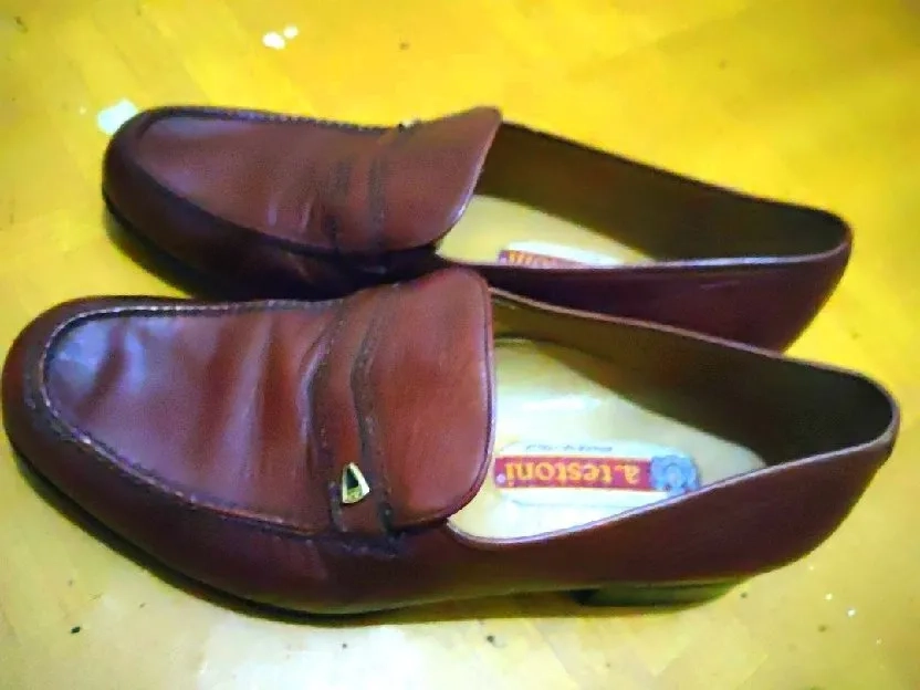 Sepatu a. Testonioriginal vintage size 39 sepatu flatshoes italy punya slip on karet telapak kulit s