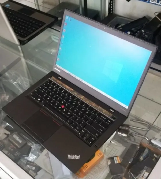 Laptop Lenovo 4300U