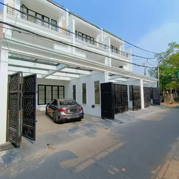 Rumah Baru Ready Plus kolam renang diVeteran,PondokPinang,Bintaro