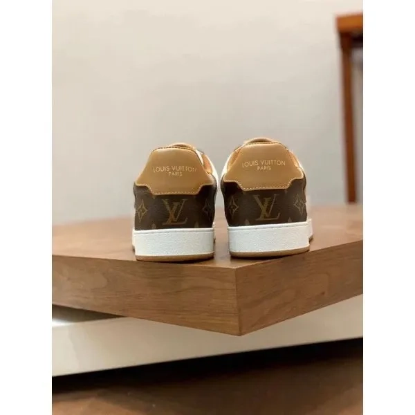 Sepatu sneakers pria louis vuitton lv