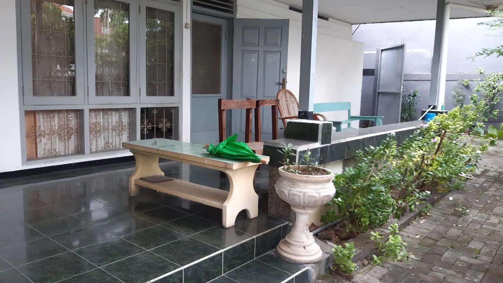 Jual Rumah Lama Bagus di Area Darmo Surabaya Strategis