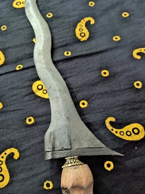 Keris sepuh Pulanggeni pamor keleng 