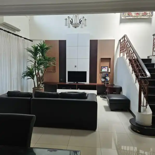 Rumah Minimalis Shm di Raffles Garden Citraland Surabaya