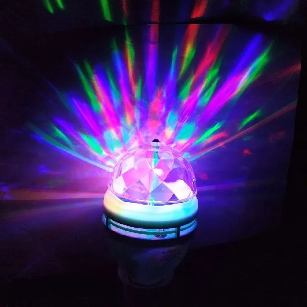 Lampu Disko LED / Lampu Bohlam Disko LED Putar RGB