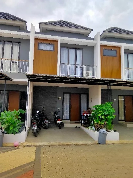 Rumah 2 lantai dan siap huni