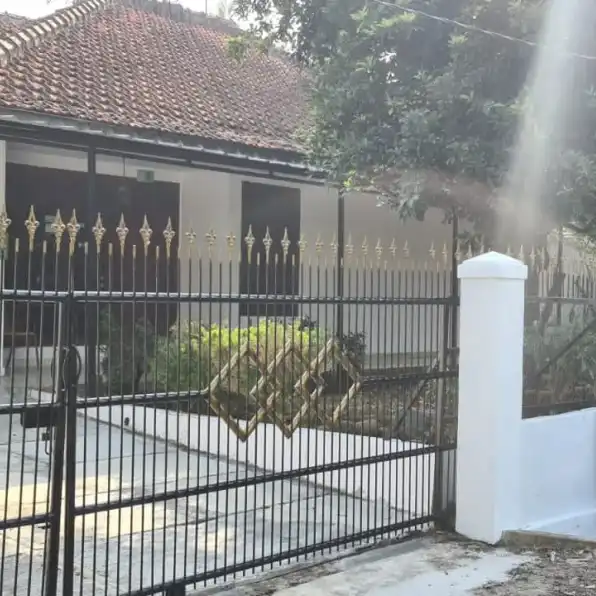 Jual Rumah Lama Luas dan Bagus di Ciwaringin Kota Bogor