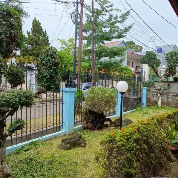 Dijual Rumah Lama Nyaman Jalan Loka Indah Jakarta Selatan