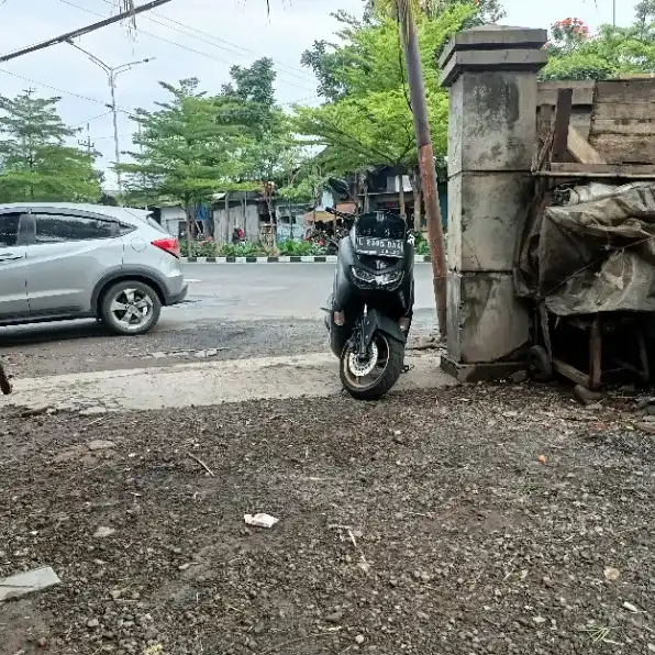 Rumah  Hook Hitung Tanah Raya Pandegiling Surabaya pusat Strategis