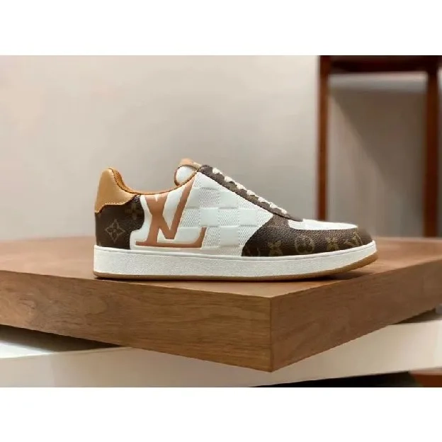 Sepatu sneakers pria louis vuitton lv