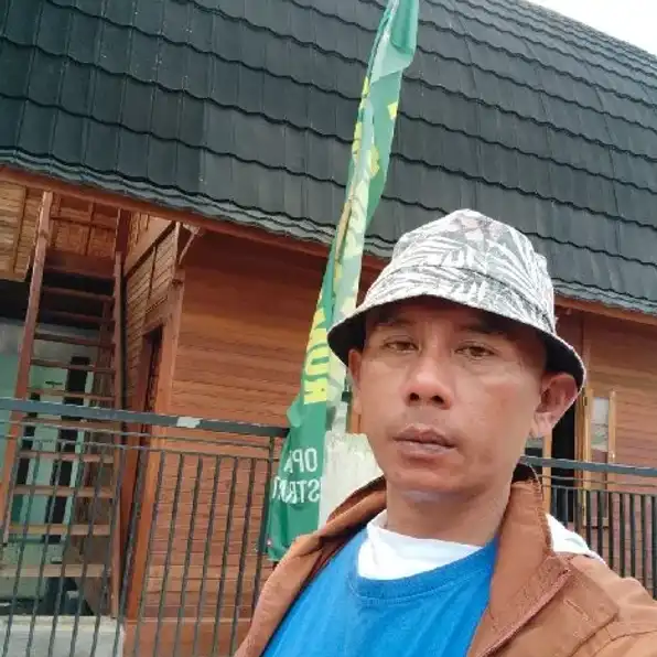 Wahyu Rumah Kayu