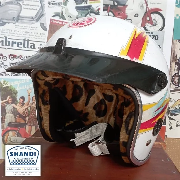 Helm yamaha lawas oke