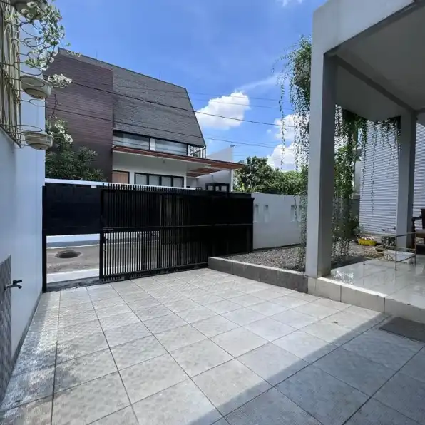 Jual Rumah Bagus Nyaman di Jalan Bukit Tangerang Selatan