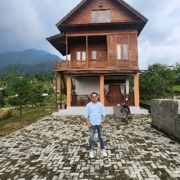 Wahyu Rumah Kayu