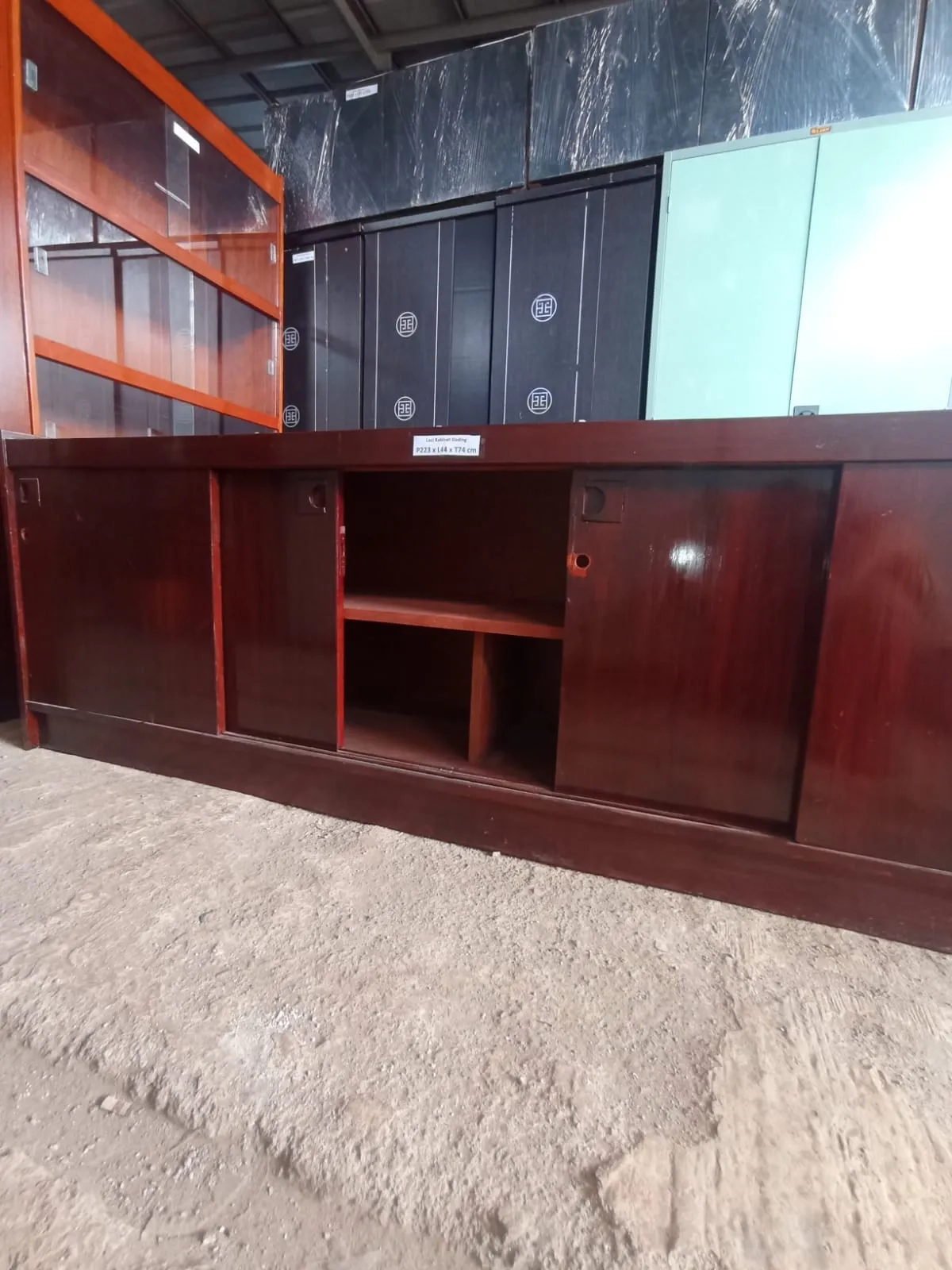 lemari buffet minimalis kayu solid