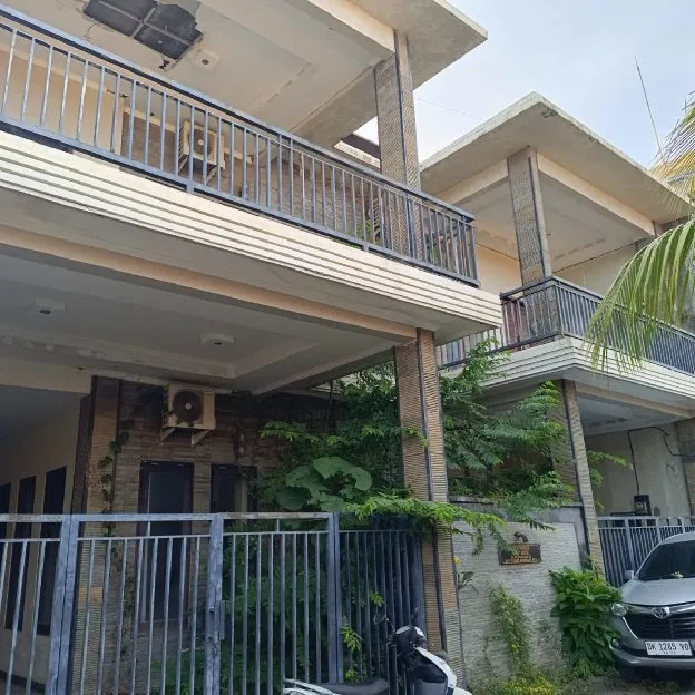 Dijual 2 rumah 2 Lantai, Jl. Pengiyasan Mertasari Sanur Kauh Denpasar