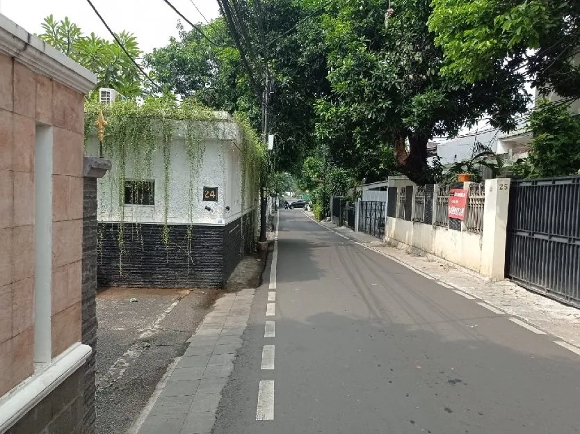 RUMAH MEWAH JL GAHARU JAKSEL CEPAT HARGA MIRING