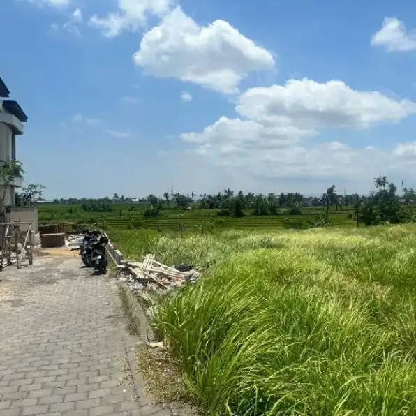 Dijual 12 are, Jl. Pantai Nyanyi Beraban Kediri Tabanan