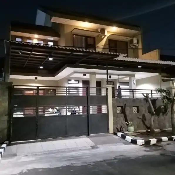 Jual Rumah Dua Lantai Bagus di Jalan Rungkut Asri Surabaya