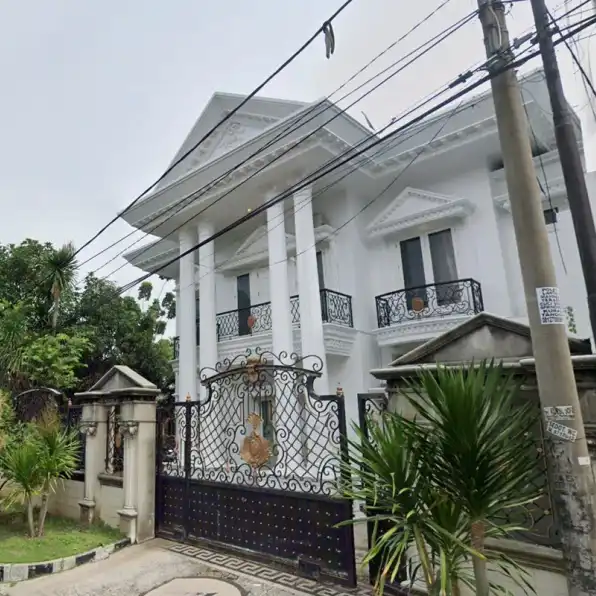 Rumah Hook Bagus Shm di Jalan Gayungsari Barat Surabaya