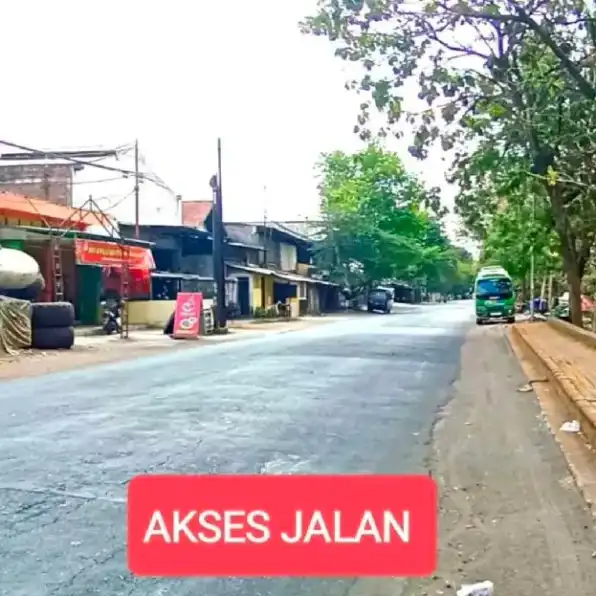 RUMAH TEPI JALAN RAYA JEBRES SURAKARTA 